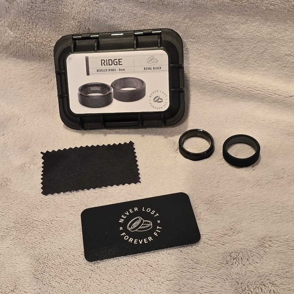 Ridge Beveled Ring Set 8mm Royal Black Tungsten and Silicone Rings & Case Size11